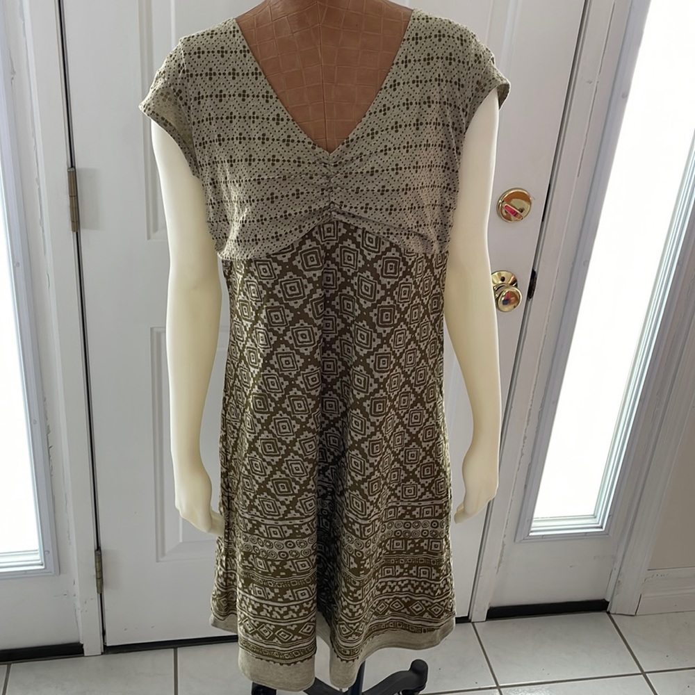 Athleta green and tan dress size XL